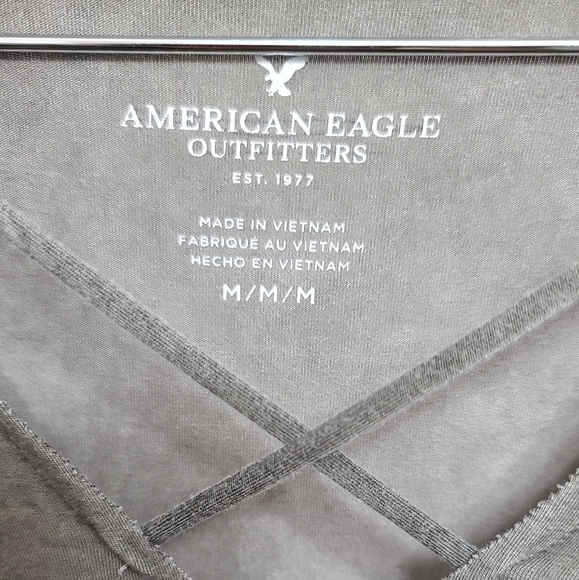 2/$15 😍 AMERICAN Eagle Outfitters Medium strappy t-shirt - Picture 2 of 3